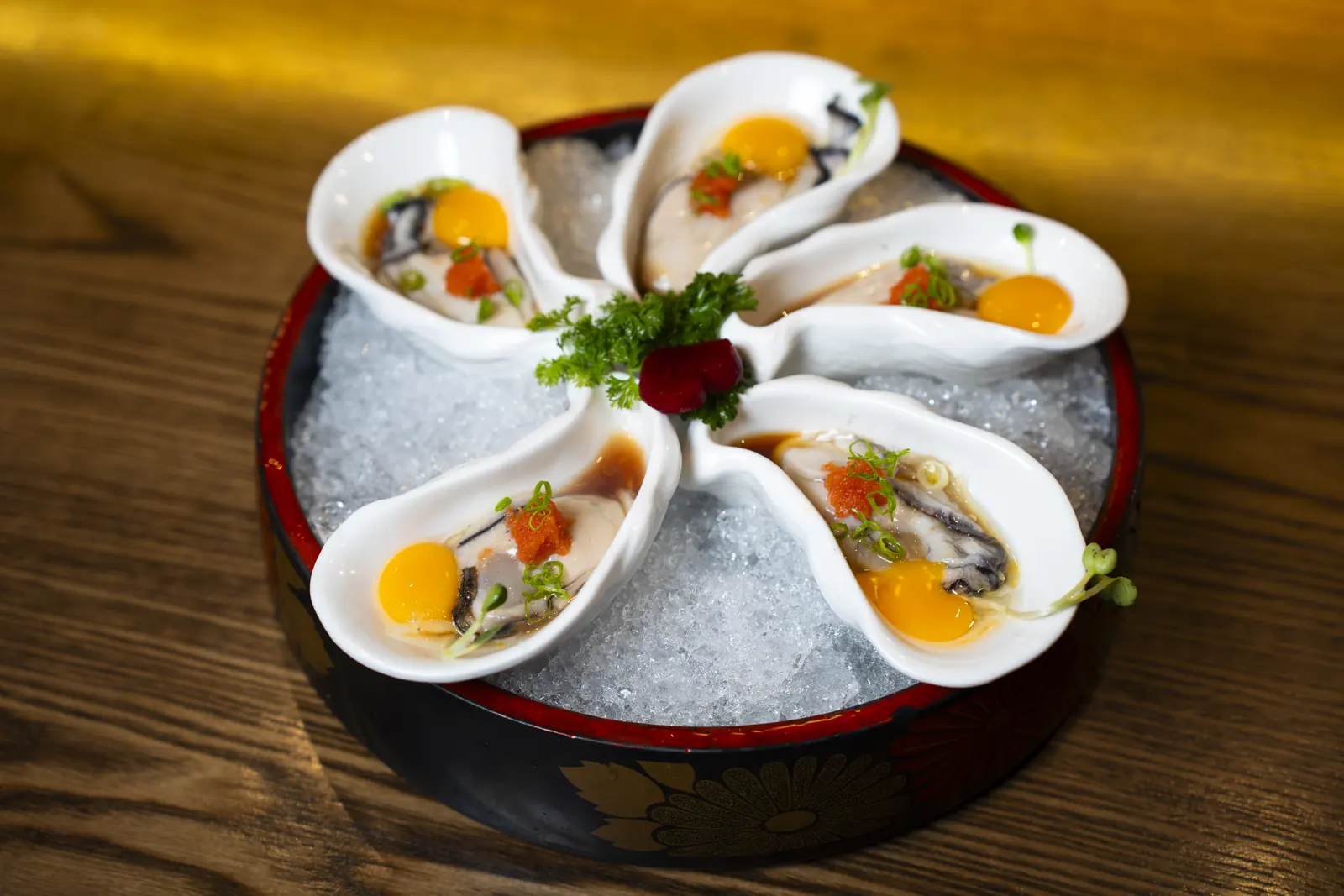 Hàu với trứng cút