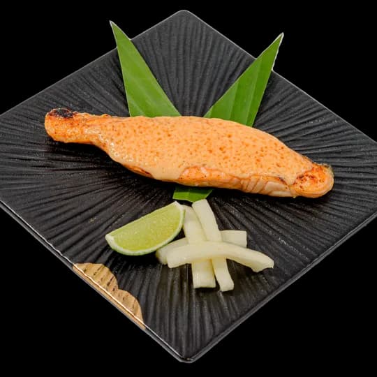 Cá Hồi Sốt Trứng Cá Tuyết